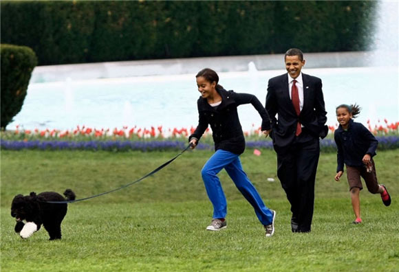 Ông Obama dành thời gian chơi cùng con gái