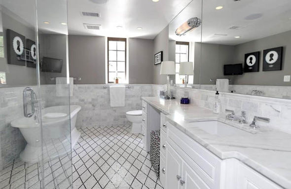 
Phòng tắm được thiết kế theo phong cách hiện đại.
