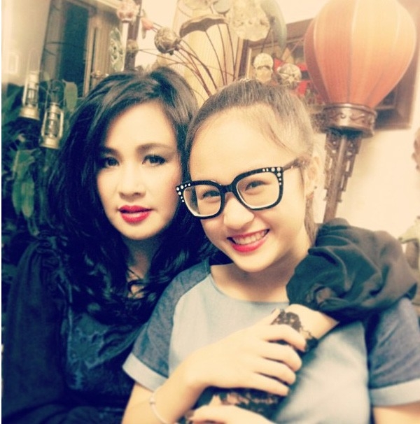 Thiện Thanh là con gái của diva Thanh Lam và nhạc sĩ Quốc Trung, cô bé được thừa hưởng nhiều nét đẹp từ người mẹ nổi tiếng.