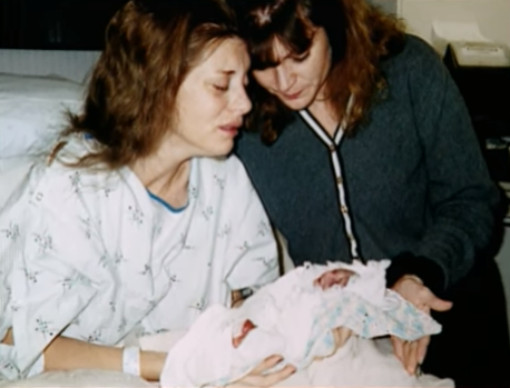 
Chỉ vài ngày trước khi phiên xử Maynard diễn ra, Michelle sinh non ở tuần thứ 28 và đứa trẻ qua đời ngay sau đó.
