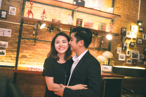 
Vân Trang có cuộc sống viên mãn hạnh phúc bên chồng trẻ tuổi điển trai.
