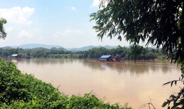 
Thi thể hai học sinh bị đuối nước khi tắm sông đã được tìm thấy tại địa phận xã Hoàng Thắng, huyện Văn Yên (Yên Bái).
