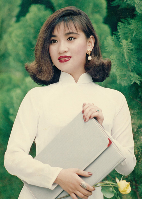 
Y Phụng những năm 1990
