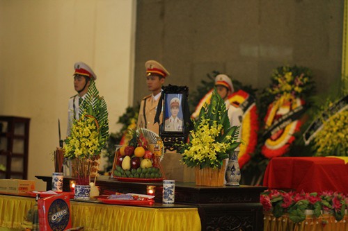 
Lễ tang của chiến sĩ Trần Văn Vang được tổ chức theo nghi lễ Công an nhân dân. Ảnh: PV
