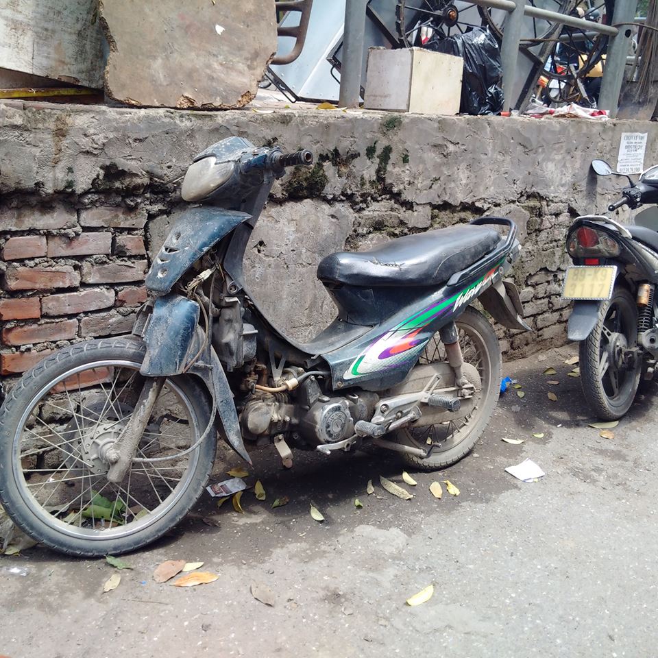 Xe máy cũ như đồng nát tung hoành đường phố Hà Nội