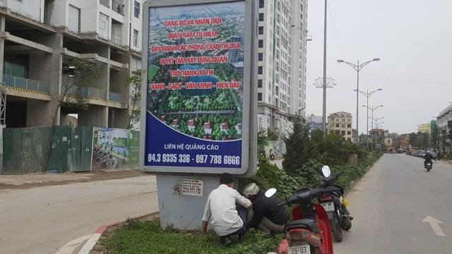 
Sáng 27/3, trước sự chỉ trích của dư luận, chính quyền sở tại quận Nam Từ Liêm (Hà Nội) đã cử người đi xử lý lỗi chính tả ở các bảng pano tuyên truyền.
