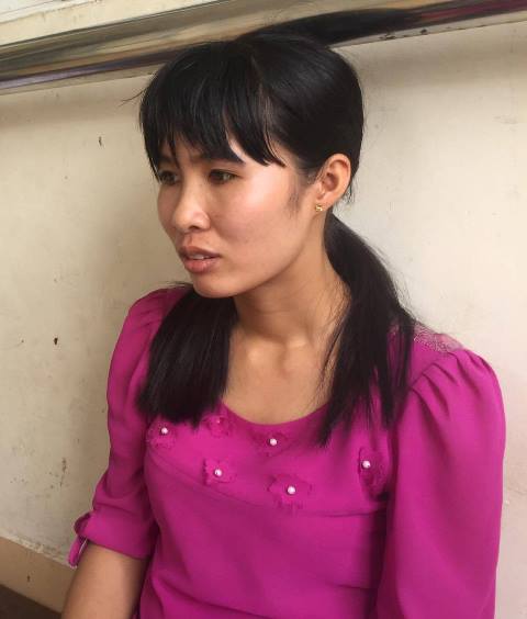 
Chị Thảo kể lại giây phút giằng co với tên cướp trên Đại lộ Thăng Long.
