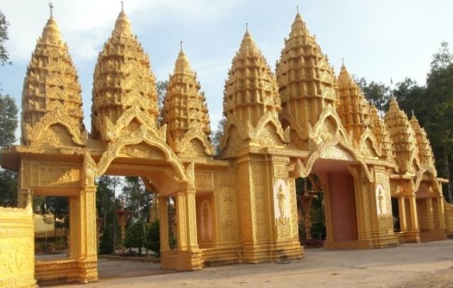 
Số tiền đại gia Trầm Bê bỏ ra để xây dựng 9 ngôi chùa khoảng hơn trăm tỷ đồng.
