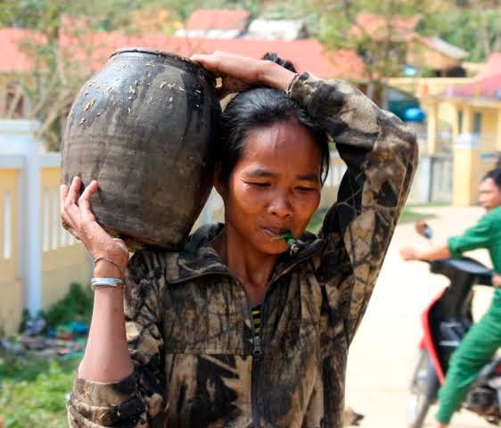 
Rượu đoác đã gắn bó lâu đời với người dân miền núi Quảng Bình. Ảnh: Vietnamnet
