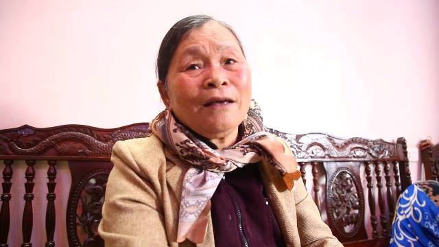 
Bà Bình kể về sự việc cháu ngoại bị bố bạo hành dã man.

