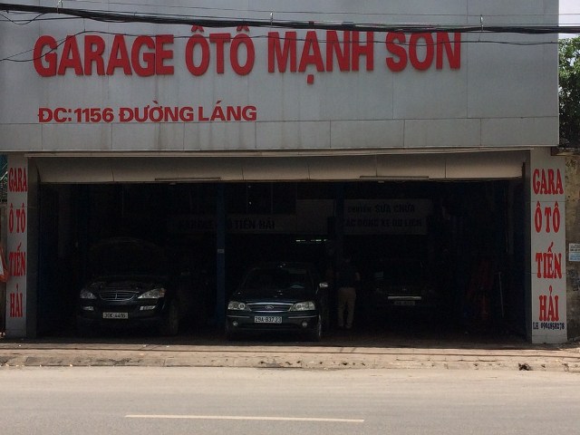 
Sau khi thay biển hiệu 2 bên hông, cơ sở 2 của gara Mạnh Sơn đông khách trở lại.
