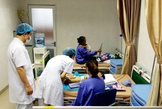 
Một số bệnh nhi vẫn đang được tiếp tục điều trị tại Bệnh viện Da liễu Trung ương.
