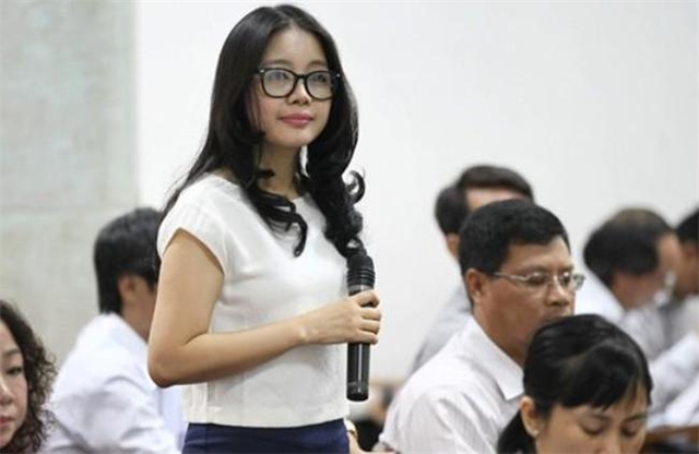 
Bà Đặng Ngọc Lan (vợ ông Nguyễn Đức Kiên) yêu cầu tòa hủy hợp đồng mua bán nhà đất số 5 Hồ Biểu Chánh. Ảnh: VietnamNet
