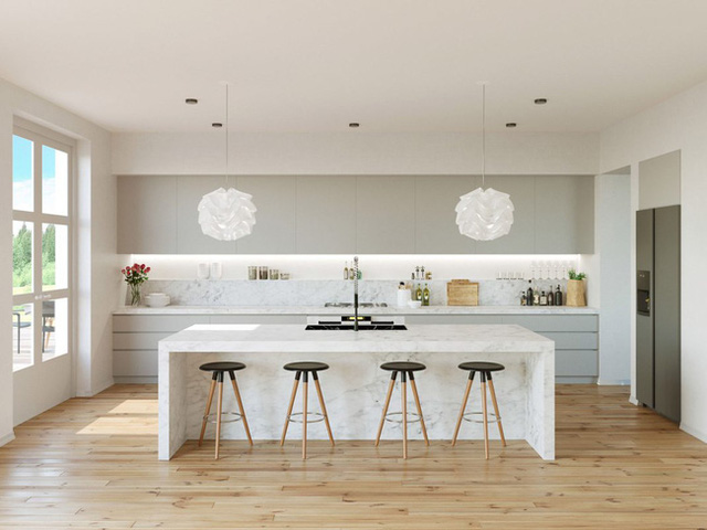 Sự kết hợp tông màu trắng và tận dụng ánh sáng tự nhiên một cách triệt để giúp bạn dễ dàng sở hữu một căn phòng bếp đẹp như mơ thế này.