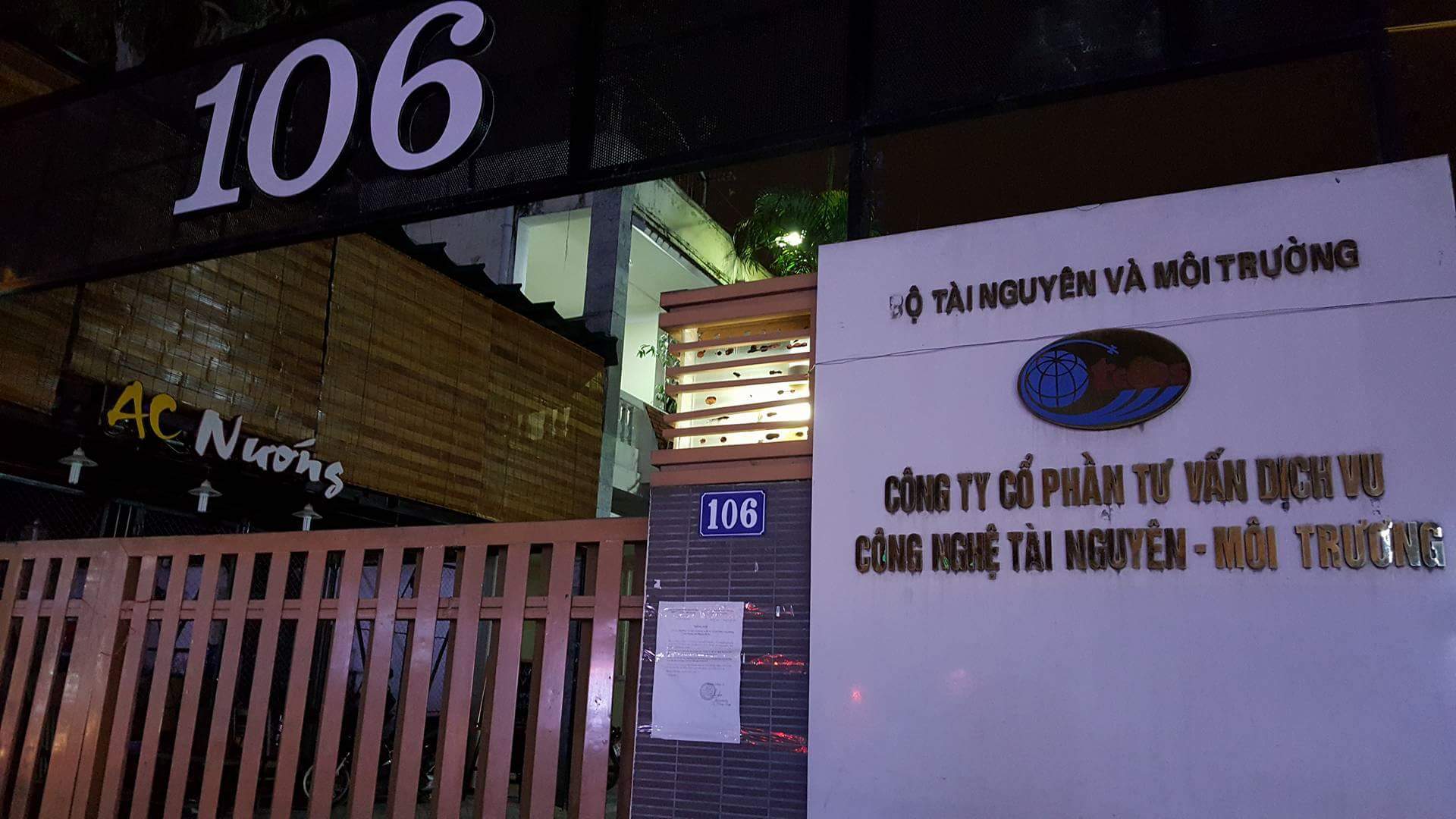 Cổng đề là Bộ Tài nguyên và Môi trường, bên trong là AC Nướng.