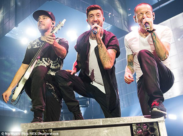 
Chính Linkin Park cùng âm nhạc đã vực Chester sống dậy.
