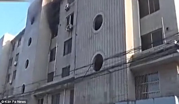 
Hiện tại đ&atilde; t&igrave;m ra nguy&ecirc;n nh&acirc;n vụ ch&aacute;y v&agrave; kh&ocirc;ng c&oacute; b&aacute;o c&aacute;o thương vong n&agrave;o.
