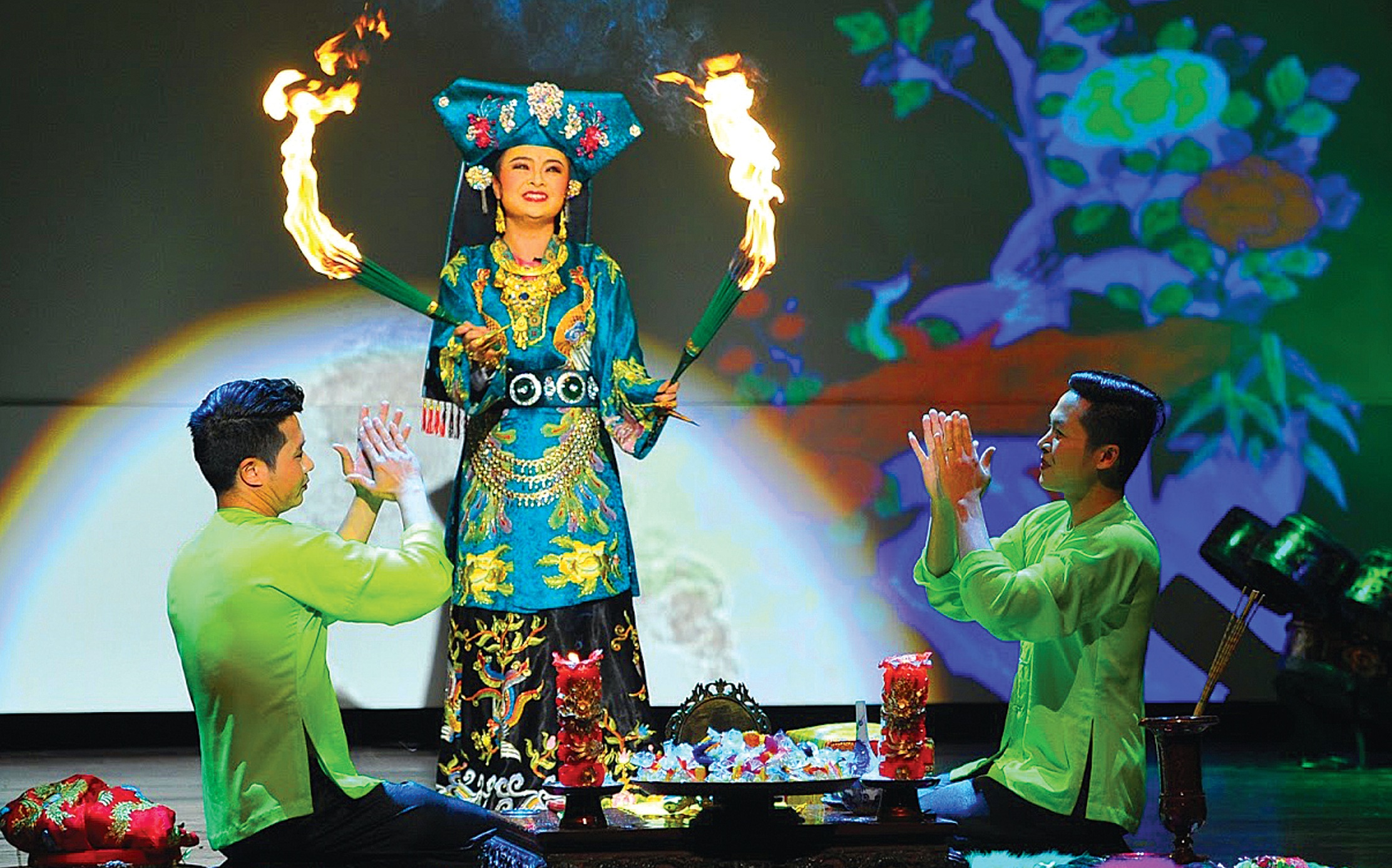 Một buổi thực hiện nghi thức thờ Mẫu Tam phủ. Ảnh minh họa, không liên quan tới bài viết.