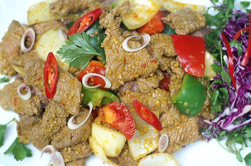 
Kh&ocirc;ng n&ecirc;n ướp thịt đ&agrave; điểu l&acirc;u với gia vị c&oacute; vị mặn v&igrave; l&agrave;m mất đi vị ngọt của thịt. Ảnh minh họa
