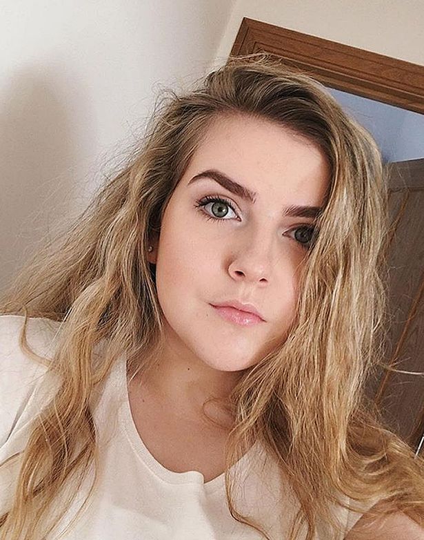 
Eilidh MacLeod xinh xắn đ&atilde; mất sau một đ&ecirc;m nhạc.
