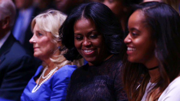 
Bà Michelle Obama đã trở thành hậu phương vững chắc của chồng mình. Khó có thể nói hết những sự nỗ lực của bà để ông Obama có được những ngày hôm nay.
