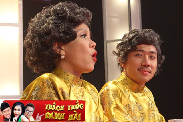 
Diễn viên hài Việt Hương và Trấn Thành trong chương trình Thách thức danh hài.
