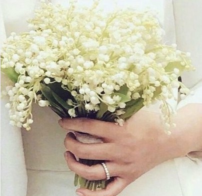 
Đoá hoa cưới gần chục triệu của Song Hye Kyo
