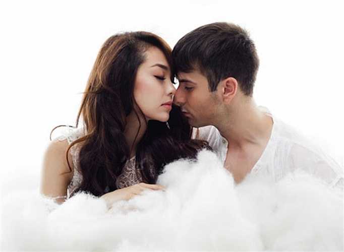 Khi xuất hiện trong một MV vào năm 2011, Minh Hằng vướng nghi án thẩm mỹ bởi chiếc cằm nhọn bất thường. Tuy nhiên cô chưa bao giờ lên tiếng xác nhận