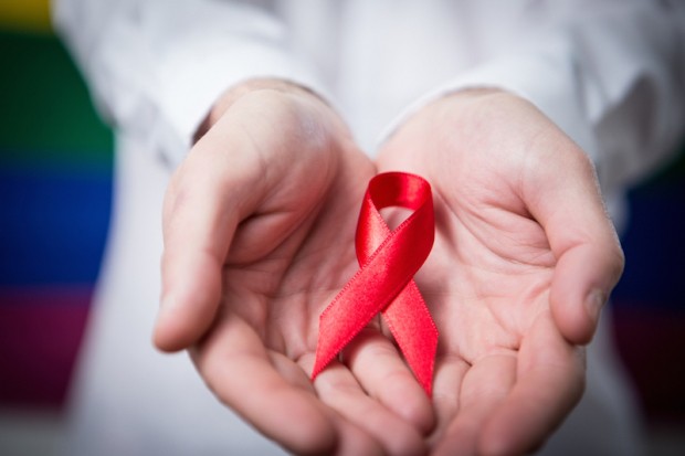 
Cuộc chiến chống HIV/AIDS đòi hỏi nỗ lực chung tay của cả cộng đồng. Ảnh minh họa: AFP
