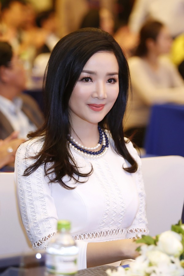 
Hoa hậu Đền Hùng Giáng My
