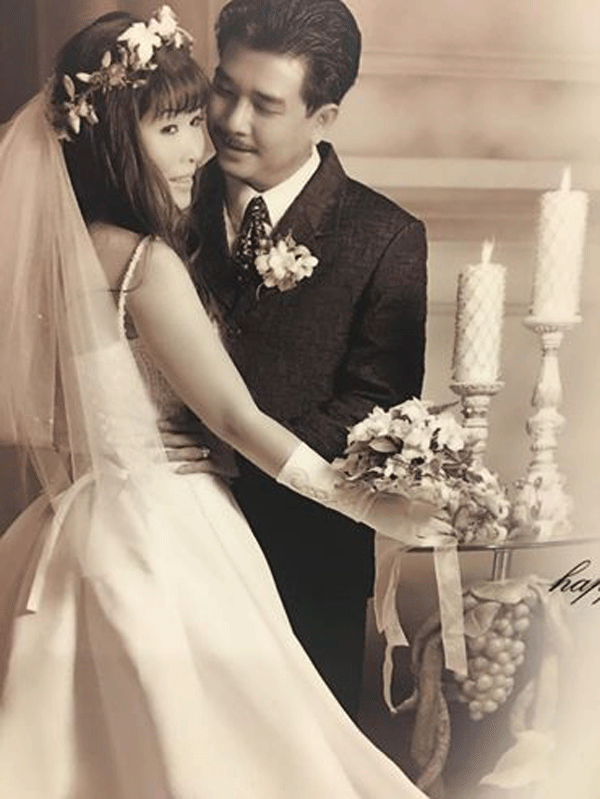 
Ảnh cưới được chụp vào năm 2003 của Hồng Vân - Lê Tuấn Anh.
