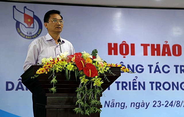 
Tiến sĩ Lê Cảnh Nhạc - Phó Tổng cục trưởng Tổng cục DS-KHHGĐ, TBT Báo GĐ&XH, phát biểu tại hội thảo. Ảnh: Tâm Trí
