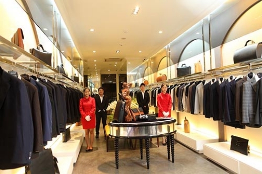 
Showroom thời trang sang trọng của Lý Nhã Kỳ tại vị trí đắc địa trung tâm TP HCM.
