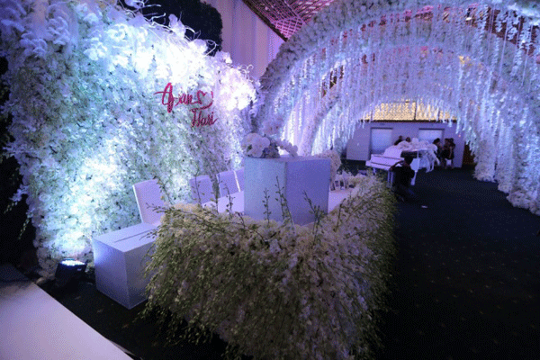 
Không gian tiệc cưới ngốn hơn 2 tỷ đồng của Trấn Thành.
