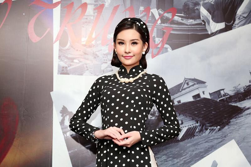 Hiện tại đúng là môi của Ngân Anh đã trở lại trạng thái bình thường như chưa bao giờ bị ... tều vậy.