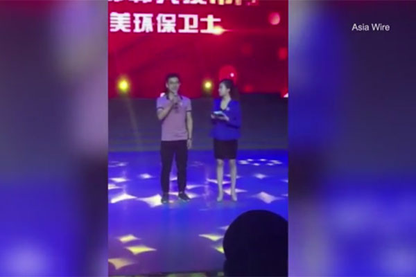 Nữ MC ngất khi tác nghiệp.