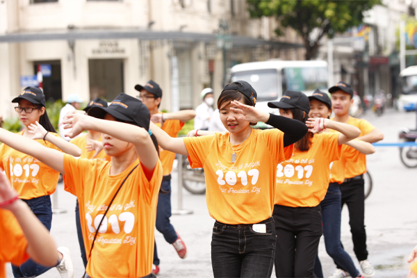 
Đây là các bạn trẻ đến từ nhiều nhóm nhảy của thành phố Hà Nội.
