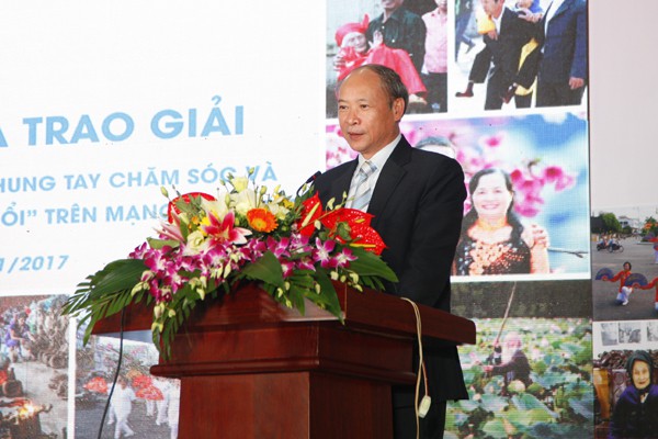 
Ông Nguyễn Văn Tân - Phó Tổng cục trưởng phụ trách Tổng cục DS -KHHGĐ (Bộ Y tế) phát biểu tại buổi lễ.
