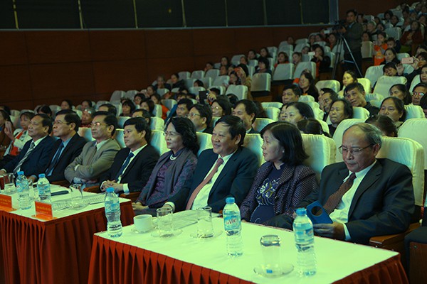
Các đại biểu tham dự Lễ Mít tinh phát động Tháng hành động Quốc gia về Dân số và Ngày dân số Việt Nam.
