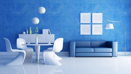 Màu sơn tường là xanh nhạt, kết hợp cùng chiếc ghế sofa đậm màu hơn một chút giúp nổi bật tone trắng của những đồ dùng trong căn phòng.