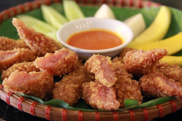 
Trẻ nhỏ ăn nhiều đồ chi&ecirc;n r&aacute;n dễ c&oacute; nguy cơ mắc bệnh huyết &aacute;p cao, thừa c&acirc;n, b&eacute;o ph&igrave;...
