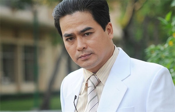 Nam diễn viên Nguyễn Hoàng vừa qua đời ở tuổi 50.