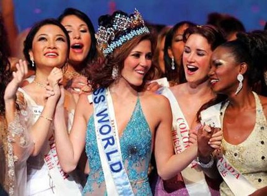 
Hình ảnh đẹp của Nguyễn Thị Huyền tại Miss World 2004.
