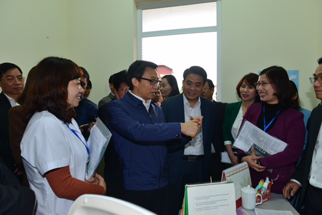 
Phó Thủ tướng Vũ Đức Đam đã đi thăm, kiểm tra hoạt động của Trạm Y tế phường Tây Mỗ, quận Nam Từ Liêm, Hà Nội sáng 9/2.
