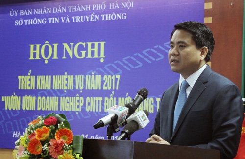 Chủ tịch UBND TP Hà Nội Nguyễn Đức Chung phát biểu tại Hội nghị của Sở Thông tin và truyền thông. Ảnh: Xuân Hải.