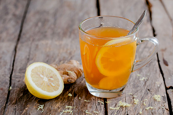 
Một tách trà gừng tươi mật ong kèm lát chanh tươi còn giúp bạn sảng khoái và tỉnh táo tinh thần.
