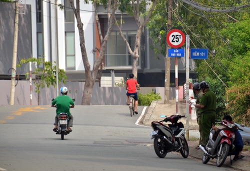 
Hiện trường vụ hai người đàn ông bốc cháy. Ảnh: S.H
