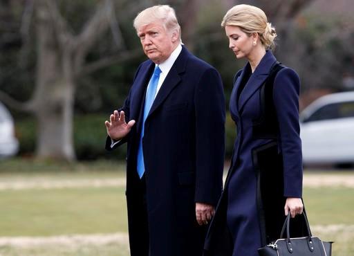 
Tổng thống Mỹ Donald Trump và con gái lớn Ivanka.
