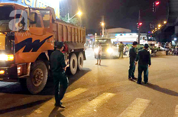 Hiện trường vụ tai nạn khiến ch&aacute;u b&eacute; 3 tuổi tử vong tại chỗ.