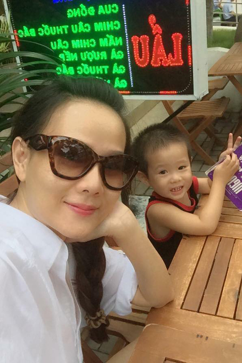 Dương Yến Ngọc và con trai.